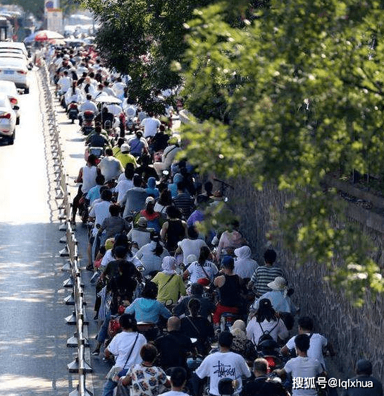 不要“甩鍋”電動車，擁堵問題不是電動車造成的，禁摩限電不可取 (圖1)